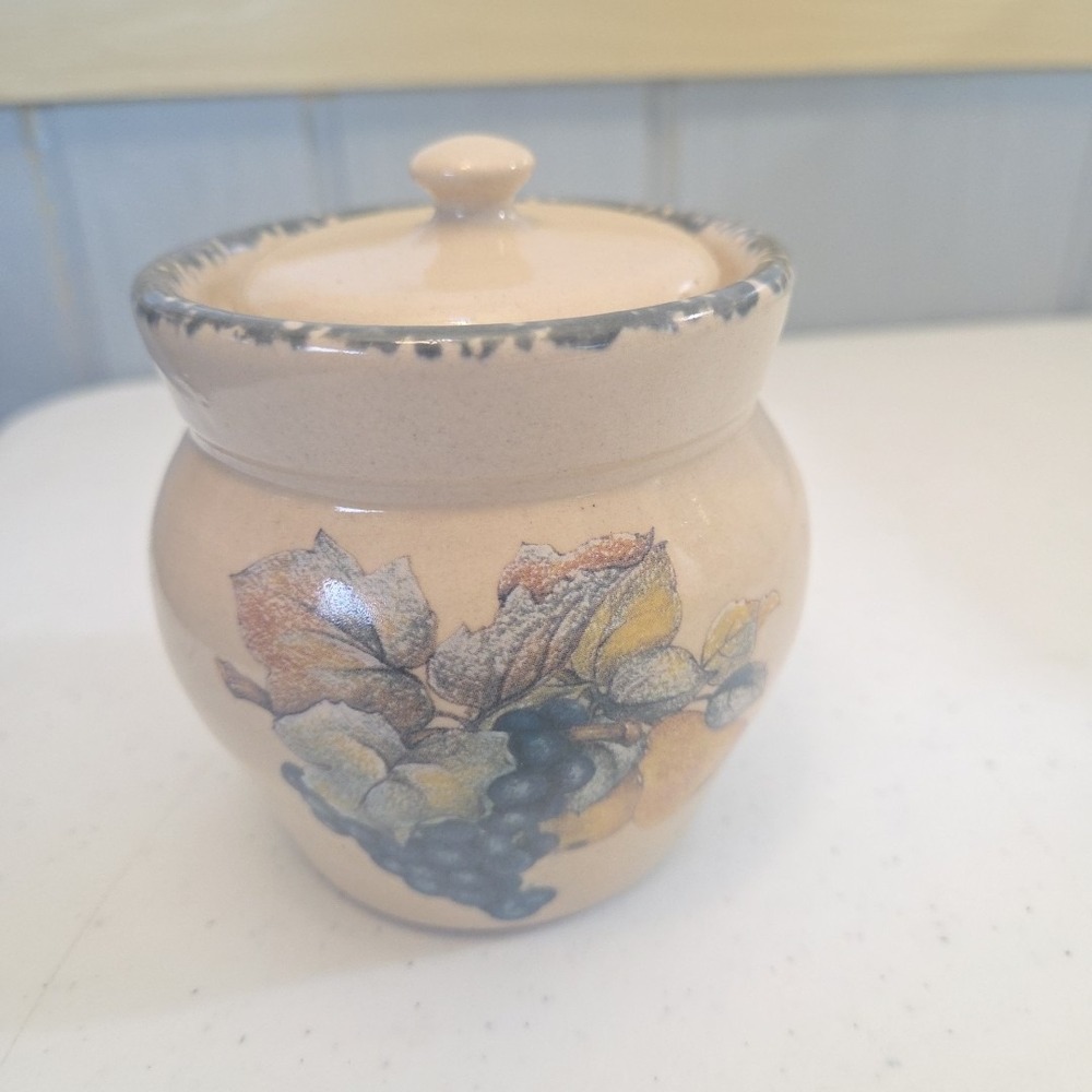 2001 Home & Garden Party Grapes & Pears Small Lidded Canister 4" Spongewear